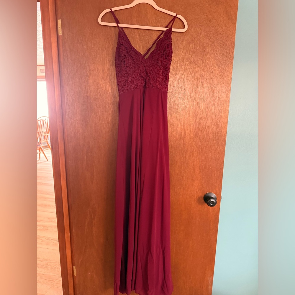 Chic Lace Burgundy Dress